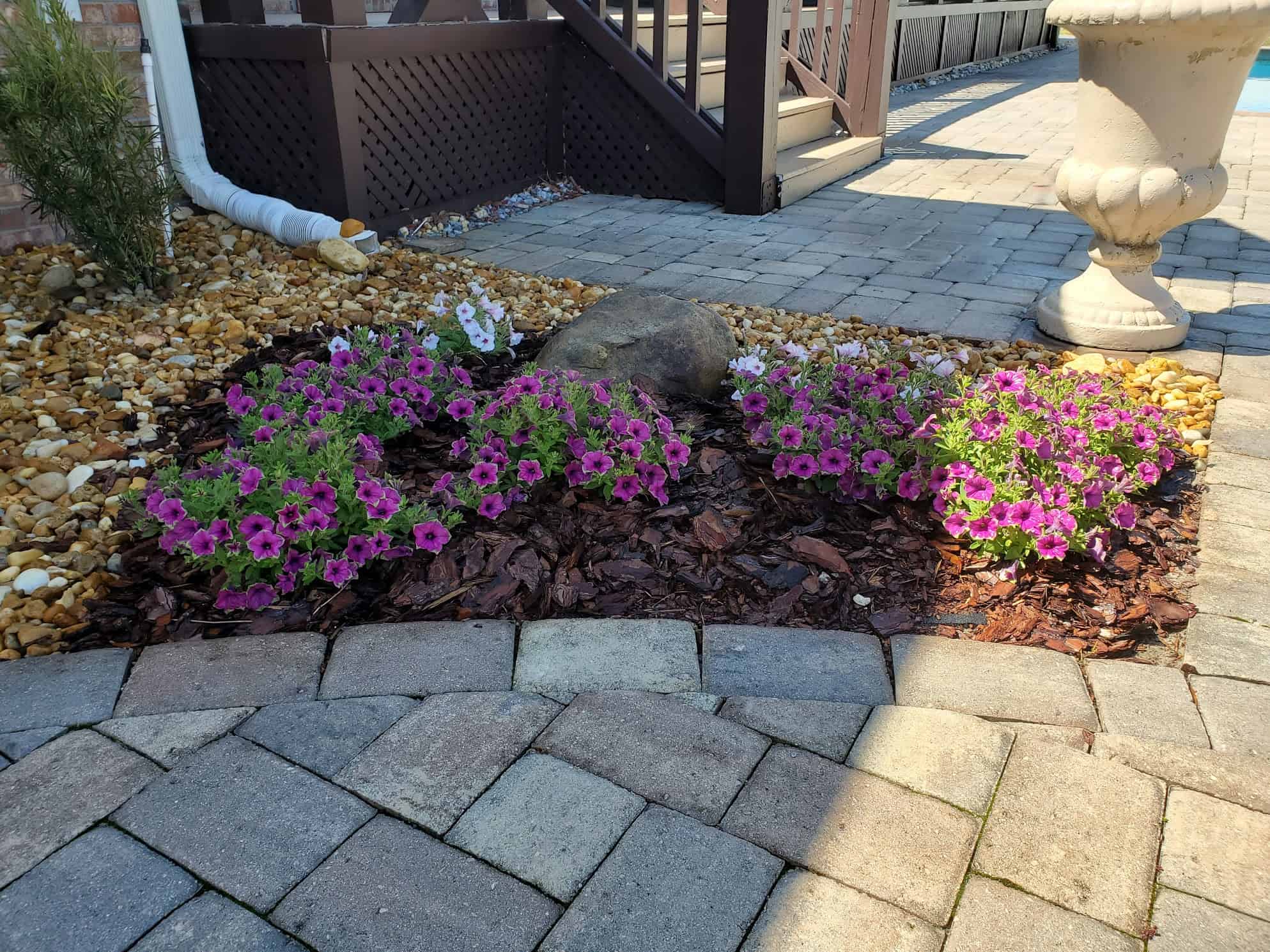 Custom Acres provides comprehensive, professional lawn maintenance and landscaping services to the residents of Lake City, Providence, and Ellisville, FL.